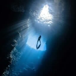 Diving jobs Instructors Divemasters PADI SSI Internships instructor training